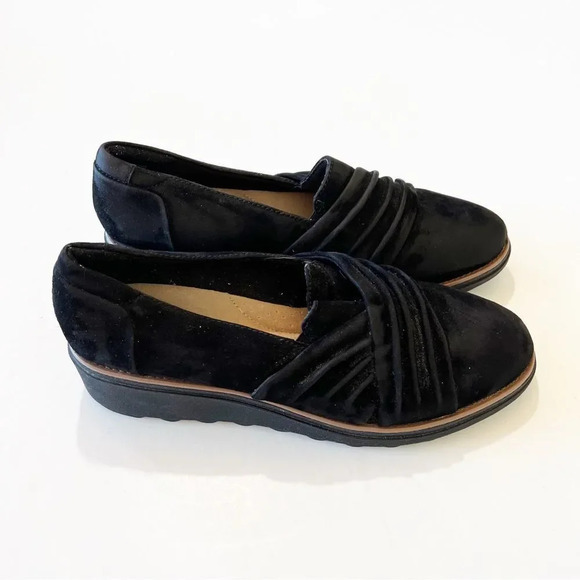 Clarks Sharon‎ Villa Black Suede Pleated Loafer Chunky Sole Women’s Size 9 EUC - Picture 5 of 10